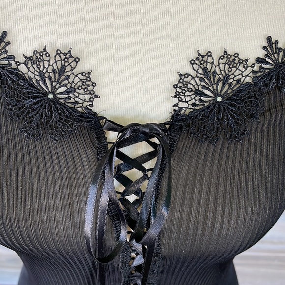 Oscalito 100% silk black tank top. Size 2. NWT - Picture 3 of 8